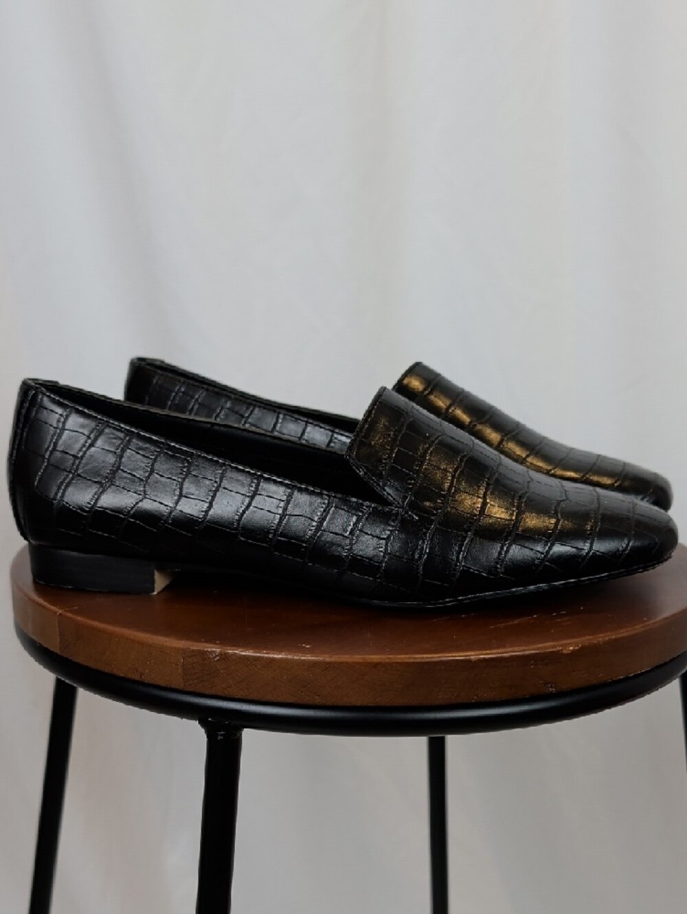 NWT Chic Black Croc-Embossed Pointy Toe Flats – Brand New size 9W